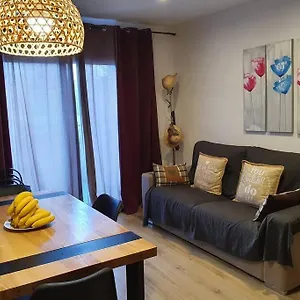 Bonito Piso Frente A La Playa Con Parking Privado. Apartamento Ampuriabrava