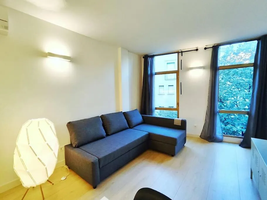 Moderno Apartamento En Terrassa Centro location