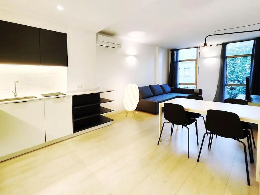 Moderno Apartamento En Terrassa Centro Apartment